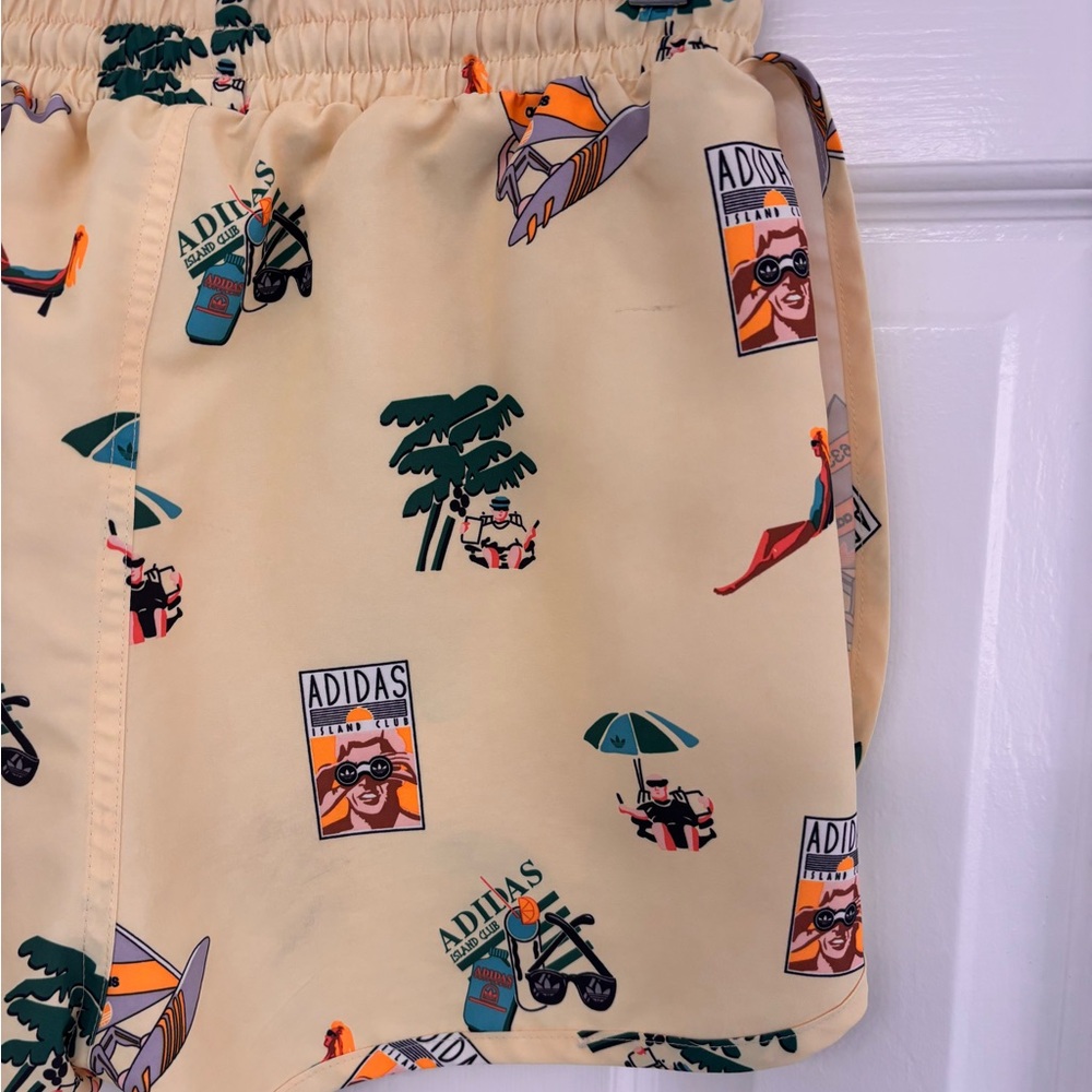 Adidas Womens Butter Yellow Originals Graphic Shorts•Beach•Retro•summer•80’s•XS - Picture 15 of 16